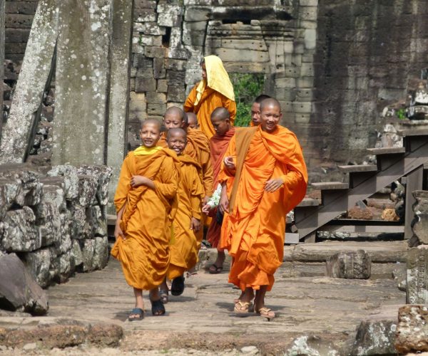 people-monk-buddhism-asia-ruin-temple-554785-pxhere.com